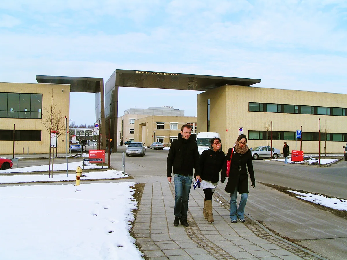 Universidad de Roskilde, Dinamarca, en 2006. Fotografía de contexto institucional; las personas fotografiadas no están vinculadas al proyecto.